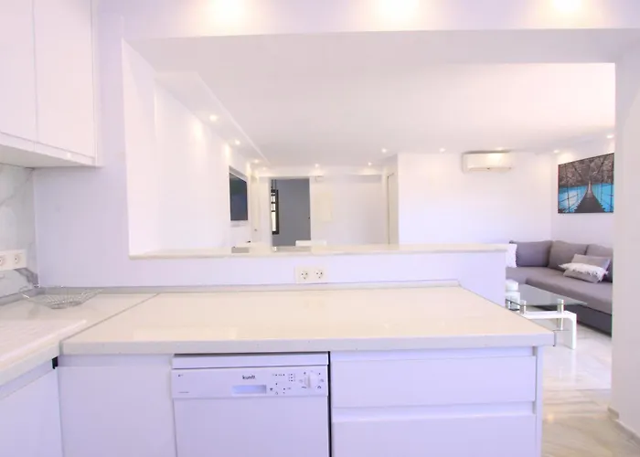 Modern Penthouse Frontline Urbanisation * Marbella